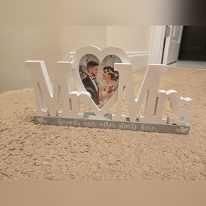 White Mr & Mrs Photo Frame